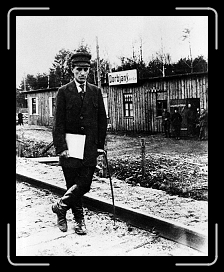 E-P-1-Outside the Railway Station * 2195 x 2728 * (1.24MB)